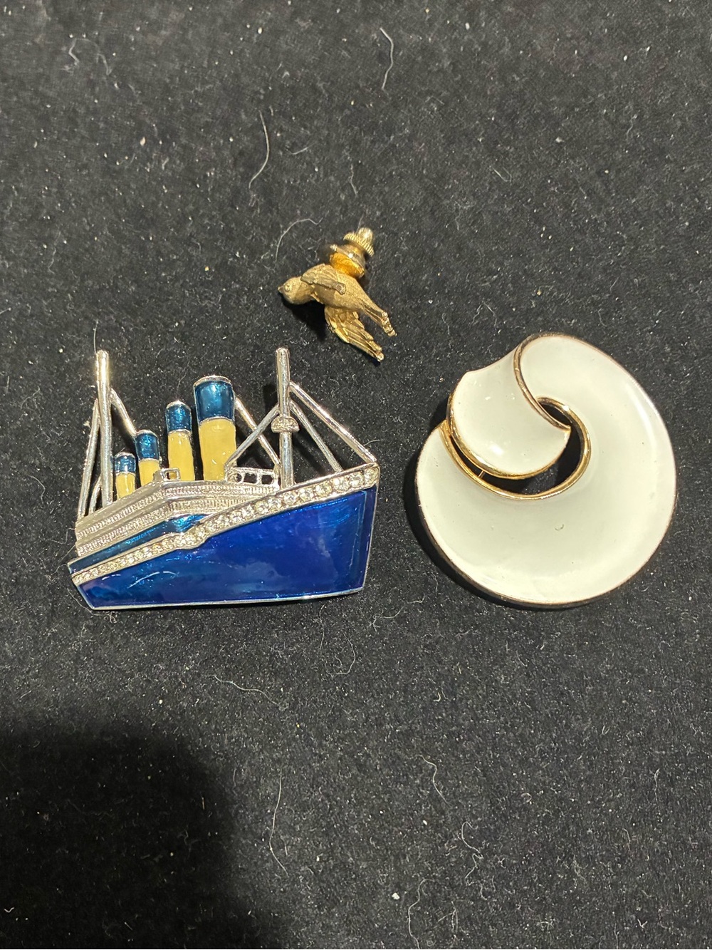 Vintage bundle of 3 Brooches